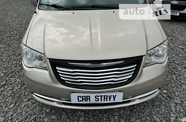 Минивэн Chrysler Town & Country 2014 в Стрые