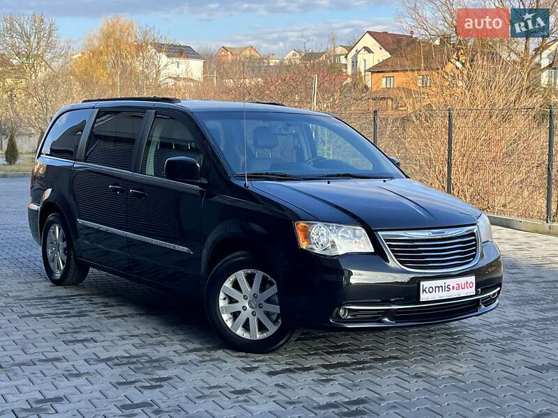 Минивэн Chrysler Town & Country 2012 в Хмельницком