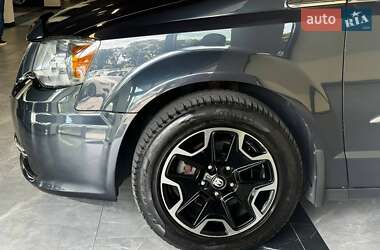Мікровен Chrysler Town & Country 2012 в 