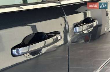 Мікровен Chrysler Town & Country 2012 в 