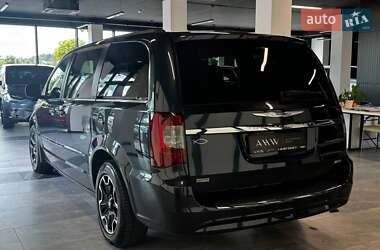 Мікровен Chrysler Town & Country 2012 в 