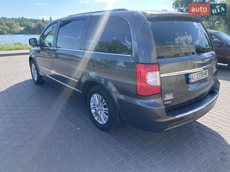 Мінівен Chrysler Town & Country 2014 в Василькові