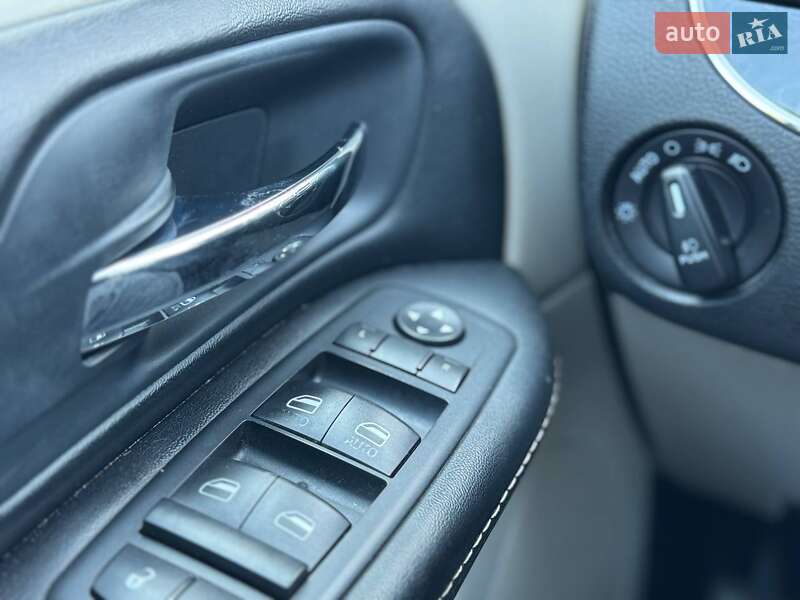 Мінівен Chrysler Town & Country 2014 в Одесі