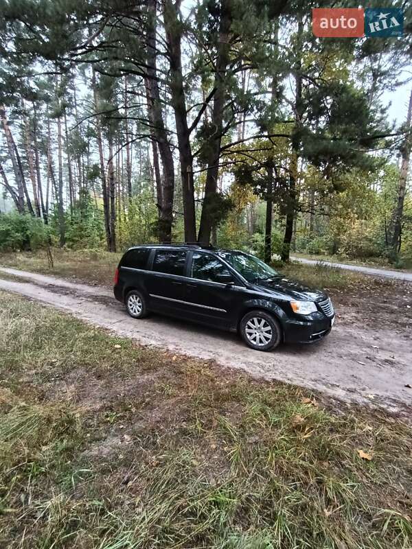 Минивэн Chrysler Town & Country 2014 в Белой Церкви