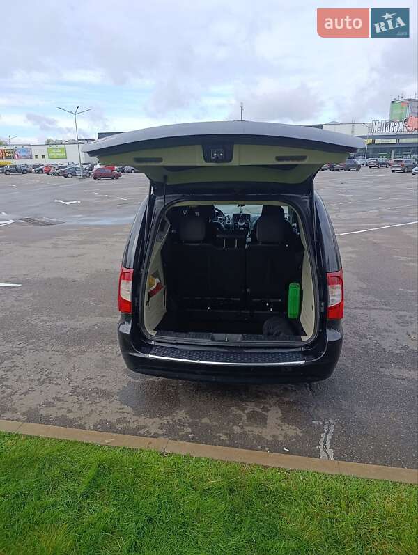 Минивэн Chrysler Town & Country 2014 в Белой Церкви