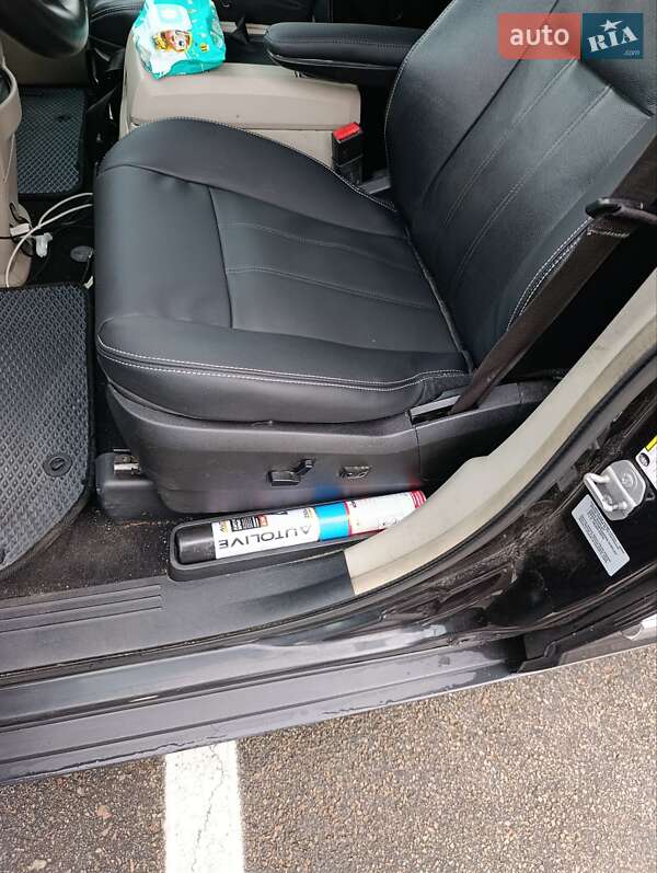 Минивэн Chrysler Town & Country 2014 в Белой Церкви