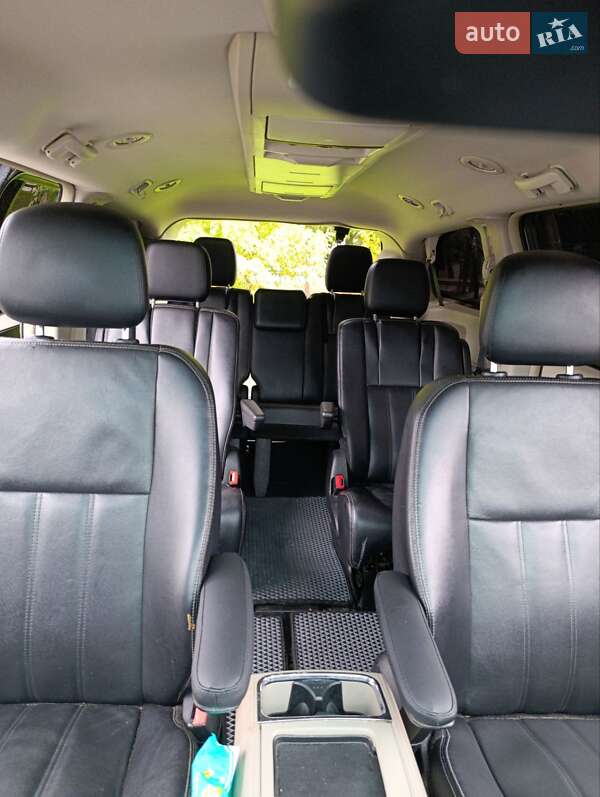 Минивэн Chrysler Town & Country 2014 в Белой Церкви