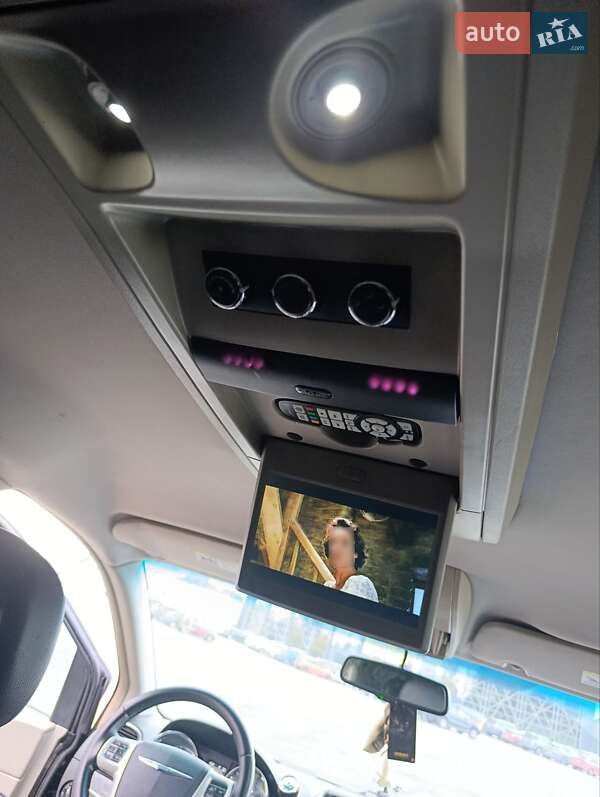 Минивэн Chrysler Town & Country 2014 в Белой Церкви
