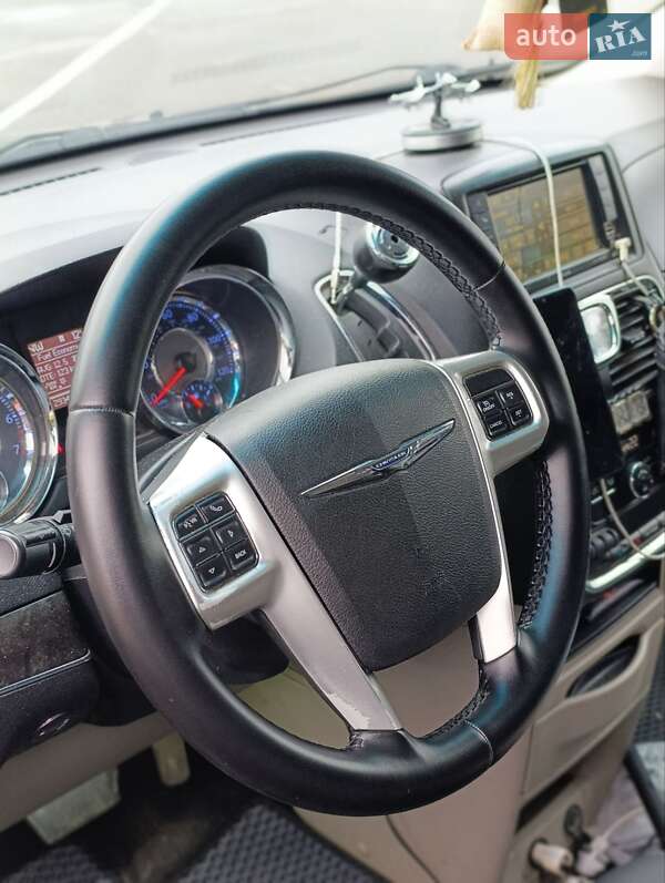 Минивэн Chrysler Town & Country 2014 в Белой Церкви
