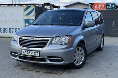 Мінівен Chrysler Town & Country 2016 в Києві