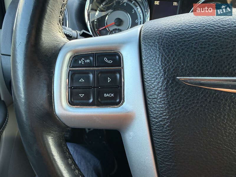Минивэн Chrysler Town & Country 2016 в Киеве фото 17 Минивэн Chrysler Town & Country 2016 в Киеве