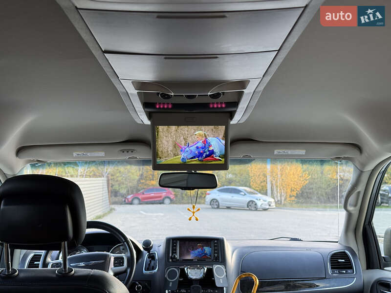 Минивэн Chrysler Town & Country 2016 в Киеве фото 26 Минивэн Chrysler Town & Country 2016 в Киеве