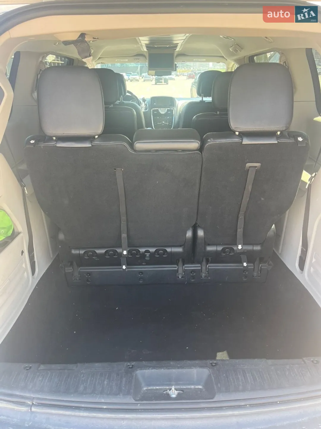 2012 Chrysler Town & Country - мініатюра 16