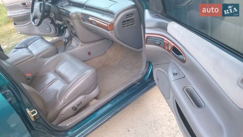 Седан Chrysler Vision 1994 в Днепре