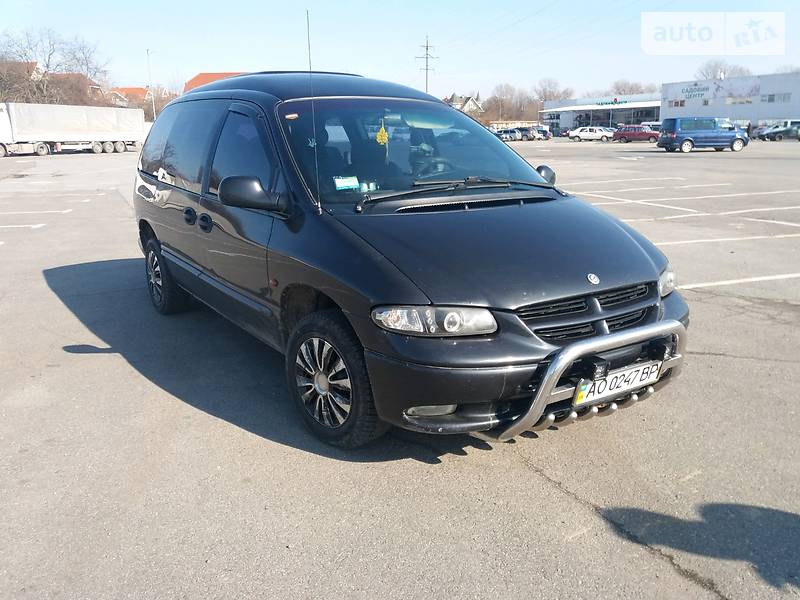 Минивэн Chrysler Voyager 2000 в Ужгороде