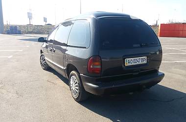 Минивэн Chrysler Voyager 2000 в Ужгороде