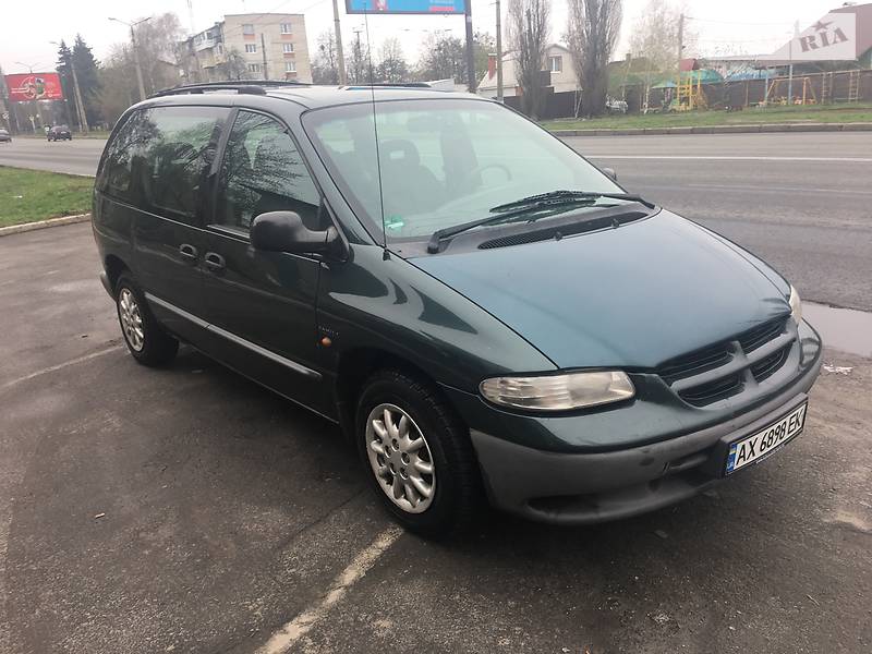 Минивэн Chrysler Voyager 2000 в Харькове