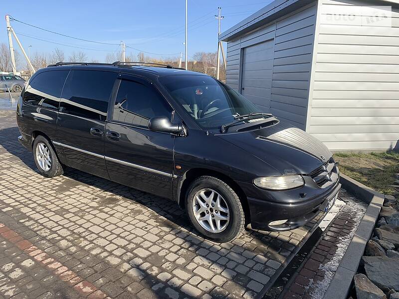 Мінівен Chrysler Voyager 2000 в Мостиській