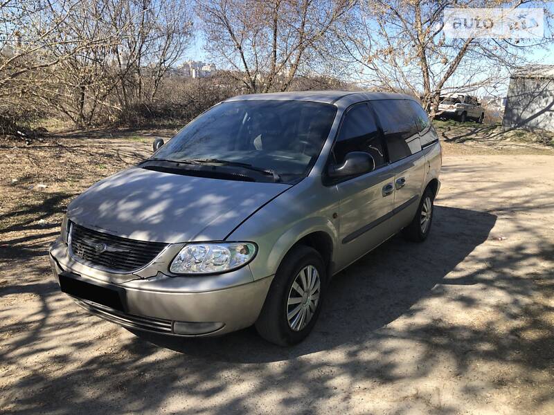 Минивэн Chrysler Voyager 2003 в Киеве