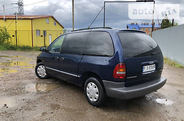 Універсал Chrysler Voyager 2001 в Дрогобичі