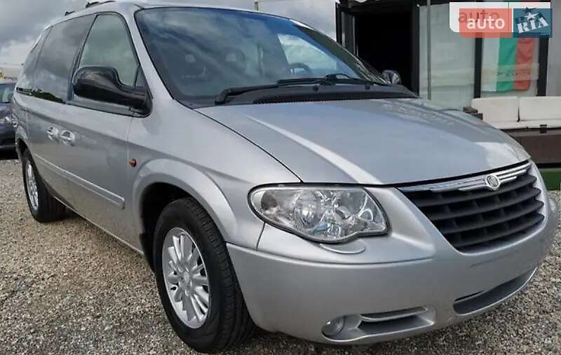 Минивэн Chrysler Voyager 2007 в Киеве