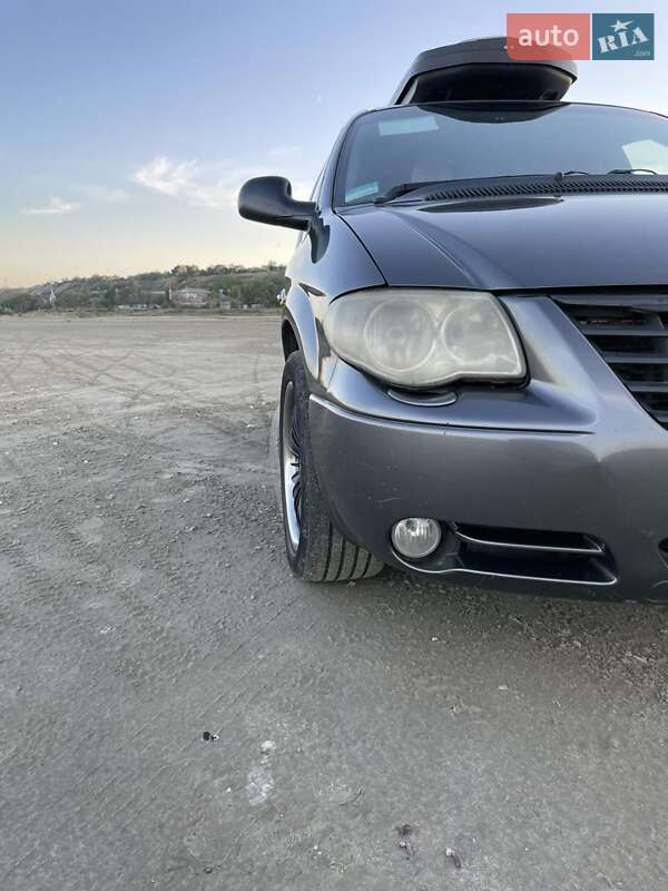 Минивэн Chrysler Voyager 2004 в Одессе