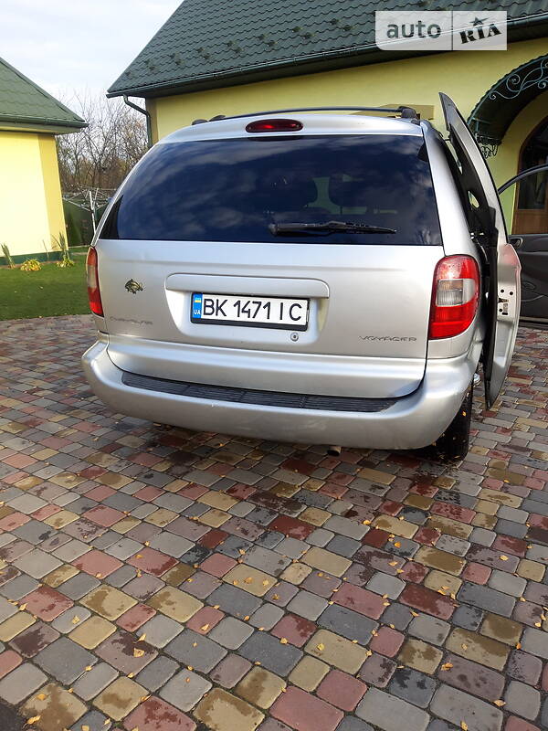Минивэн Chrysler Voyager 2003 в Сарнах фото 4 Минивэн Chrysler Voyager 2003 в Сарнах