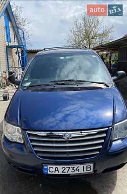 Седан Chrysler Voyager 2004 в Шполе