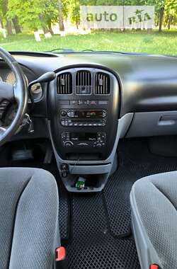 Мінівен Chrysler Voyager 2005 в Волочиську