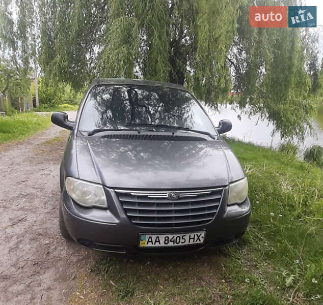 Мінівен Chrysler Voyager 2005 в Києві