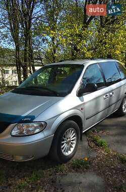 Мінівен Chrysler Voyager 2002 в Звягелі