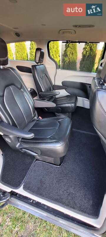 Мінівен Chrysler Voyager 2020 в Яворові