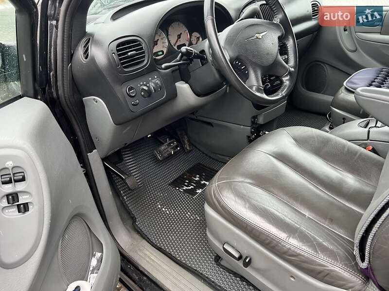 Минивэн Chrysler Voyager 2007 в Березному