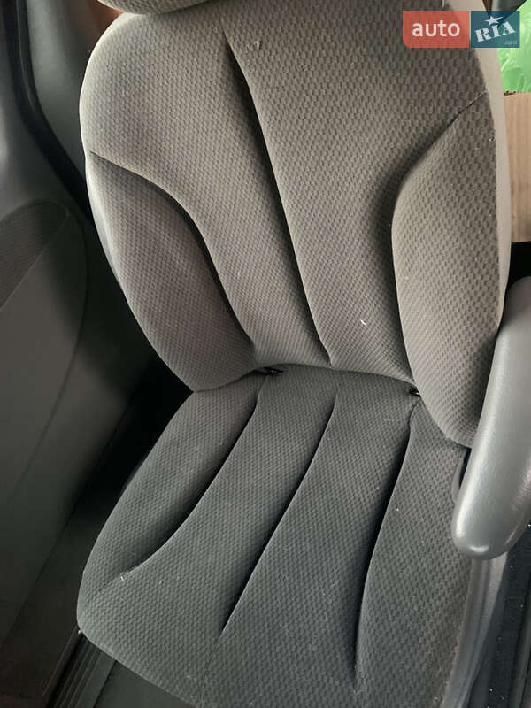 Минивэн Chrysler Voyager 2005 в Киеве