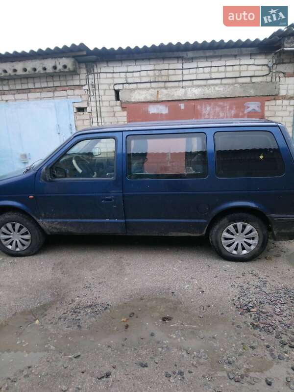 Минивэн Chrysler Voyager 1992 в Херсоне