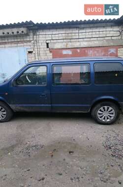 Минивэн Chrysler Voyager 1992 в 