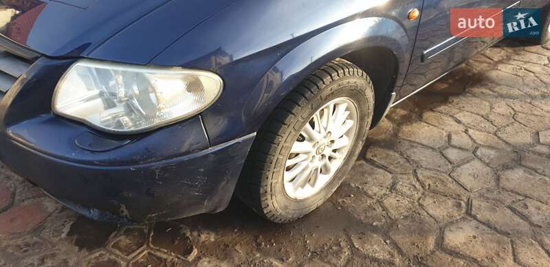 Минивэн Chrysler Voyager 2006 в Жовкве