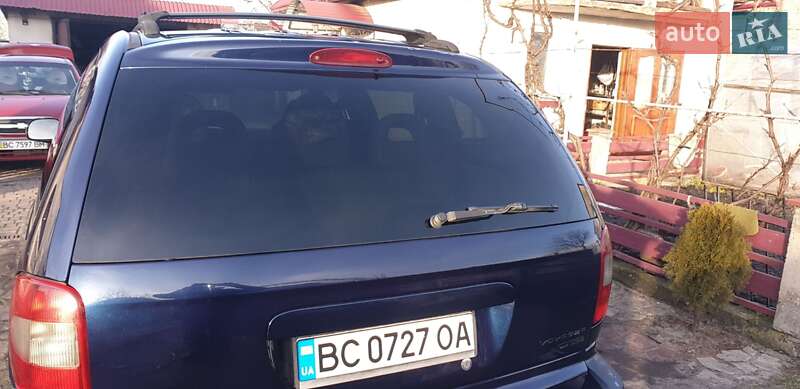Минивэн Chrysler Voyager 2006 в Жовкве