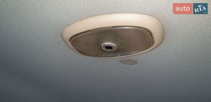 Минивэн Chrysler Voyager 2006 в Жовкве