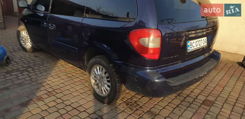 Минивэн Chrysler Voyager 2006 в Жовкве