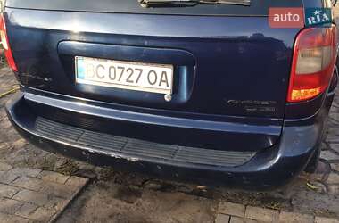 Минивэн Chrysler Voyager 2006 в 
