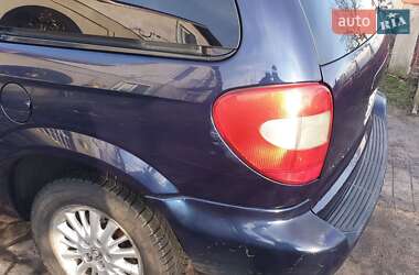 Минивэн Chrysler Voyager 2006 в 