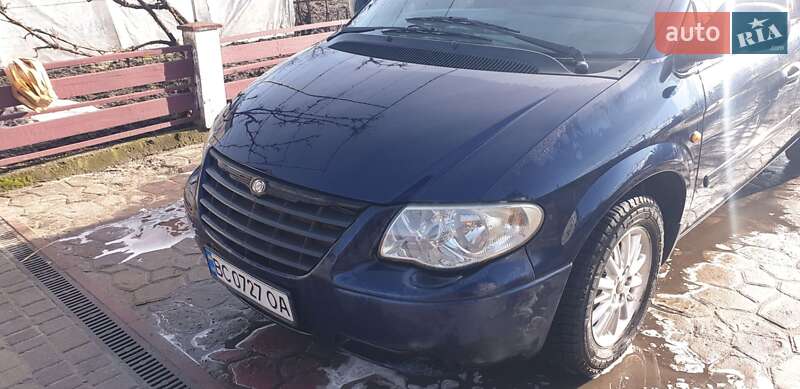 Минивэн Chrysler Voyager 2006 в Жовкве