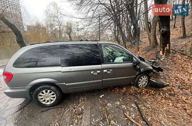 Минивэн Chrysler Voyager 2006 в Киеве