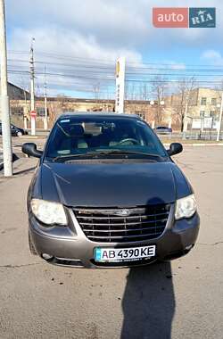 Минивэн Chrysler Voyager 2004 в Виннице