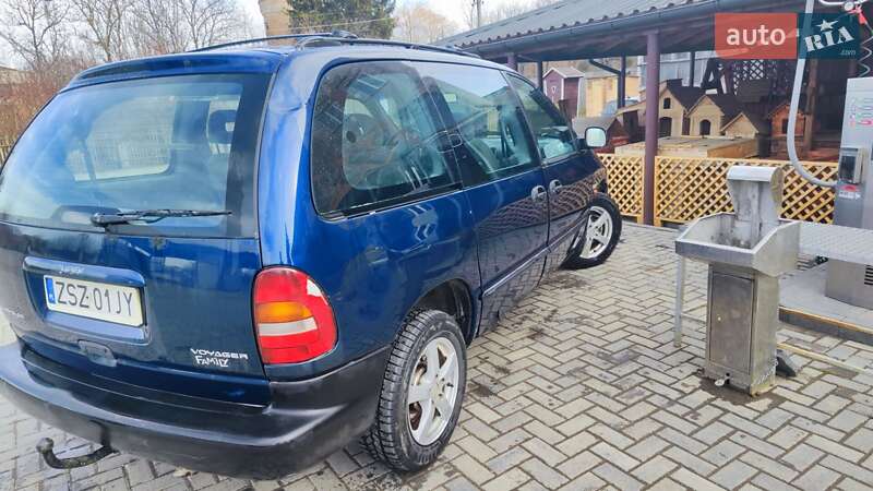 Мінівен Chrysler Voyager 2000 в Немирові