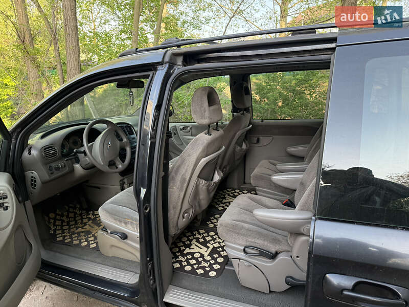 Мінівен Chrysler Voyager 2002 в Києві
