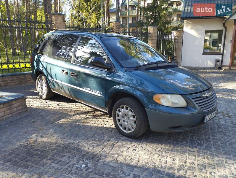 Минивэн Chrysler Voyager 2001 в Киеве