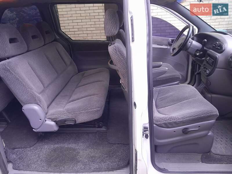Минивэн Chrysler Voyager 2000 в Киеве