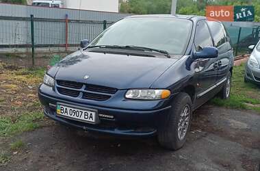 Минивэн Chrysler Voyager 1998 в Требухове